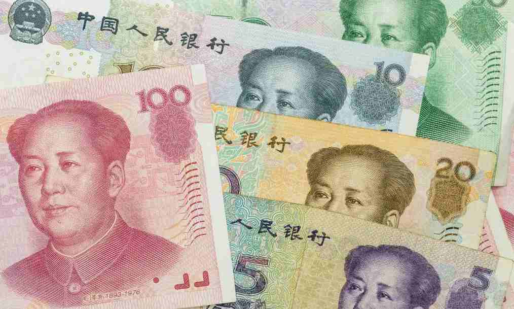 Which nation's banknotes put Chairman Mao Zedong front and center on every bill?